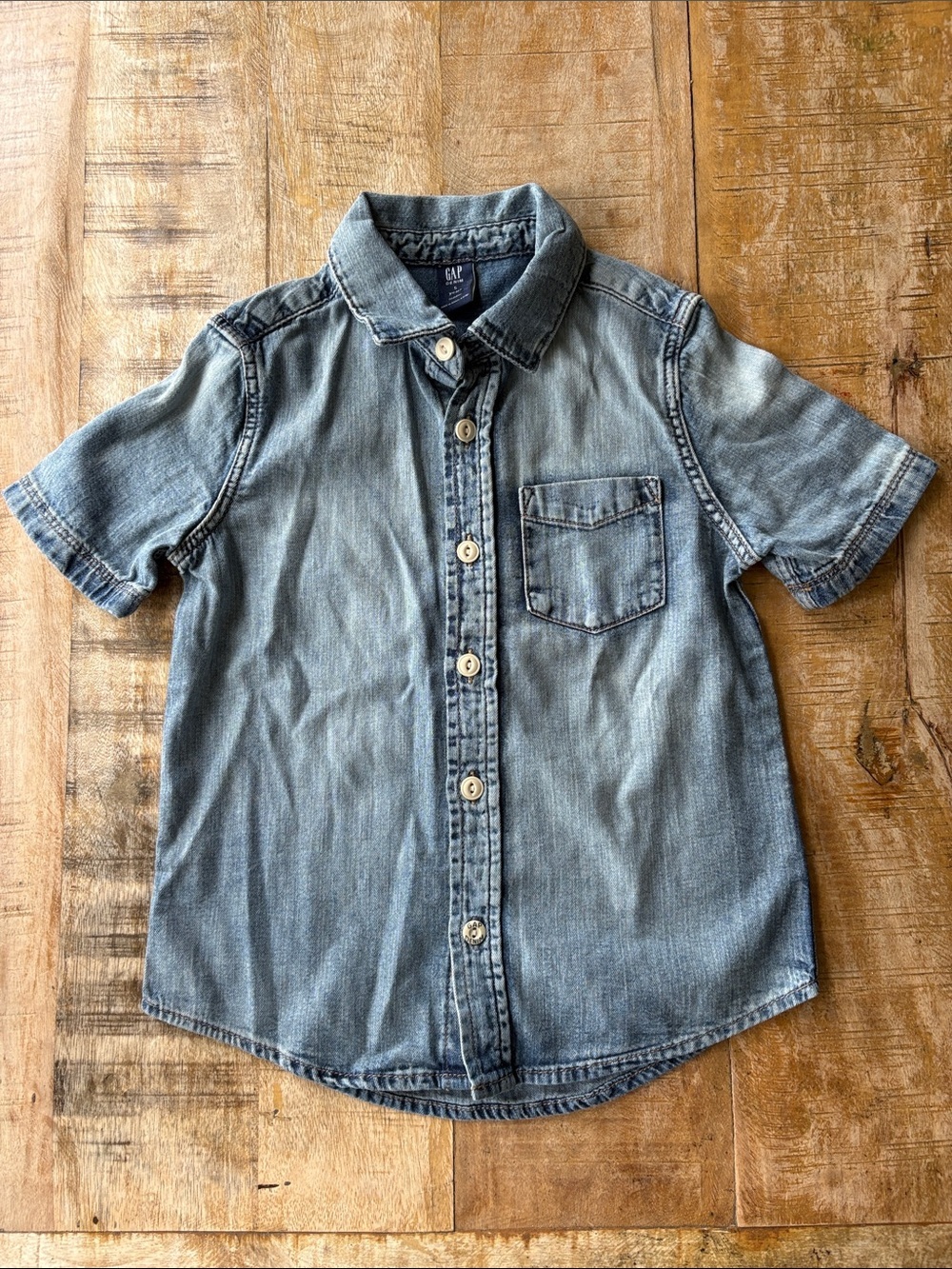 GAP Boys Denim Button-Down Shirt size 5